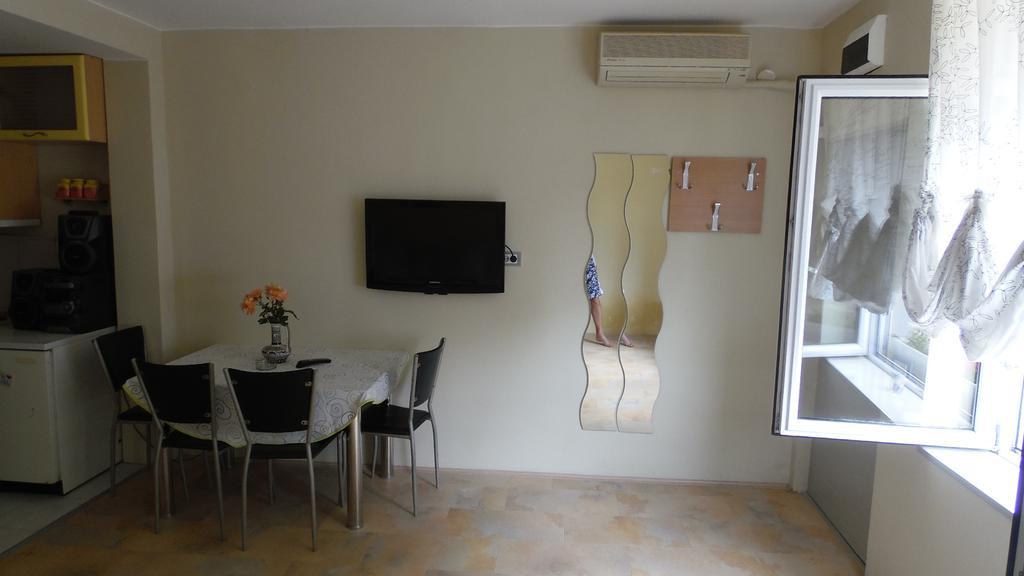 Zen Apartmani โนวีซาด ภายนอก รูปภาพ
