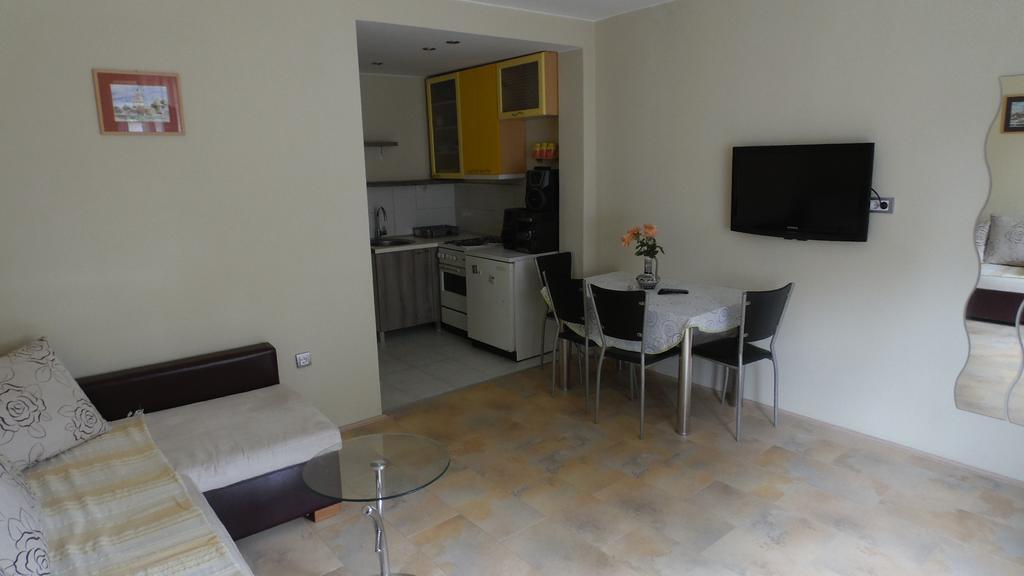 Zen Apartmani โนวีซาด ภายนอก รูปภาพ